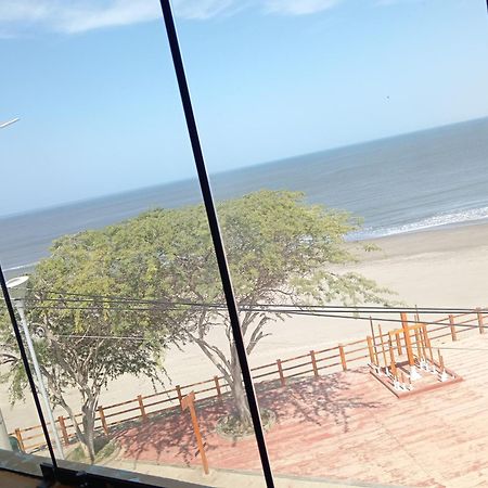 Hospedaje Restaurante El Hombre Puerto Chicama Kültér fotó