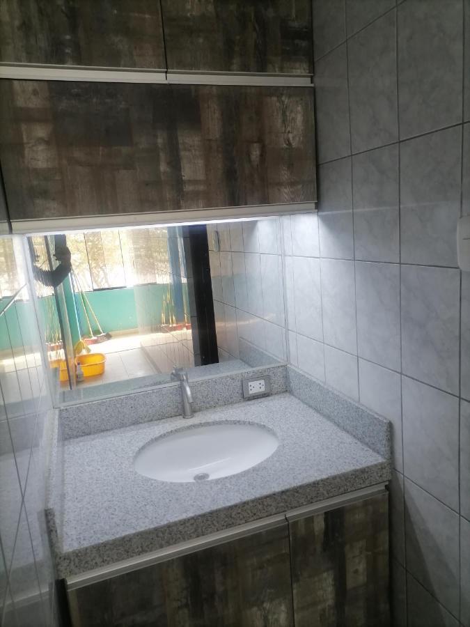 Hospedaje Restaurante El Hombre Puerto Chicama Kültér fotó