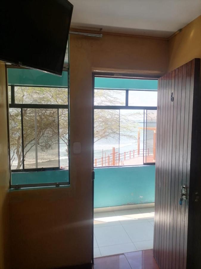 Hospedaje Restaurante El Hombre Puerto Chicama Kültér fotó