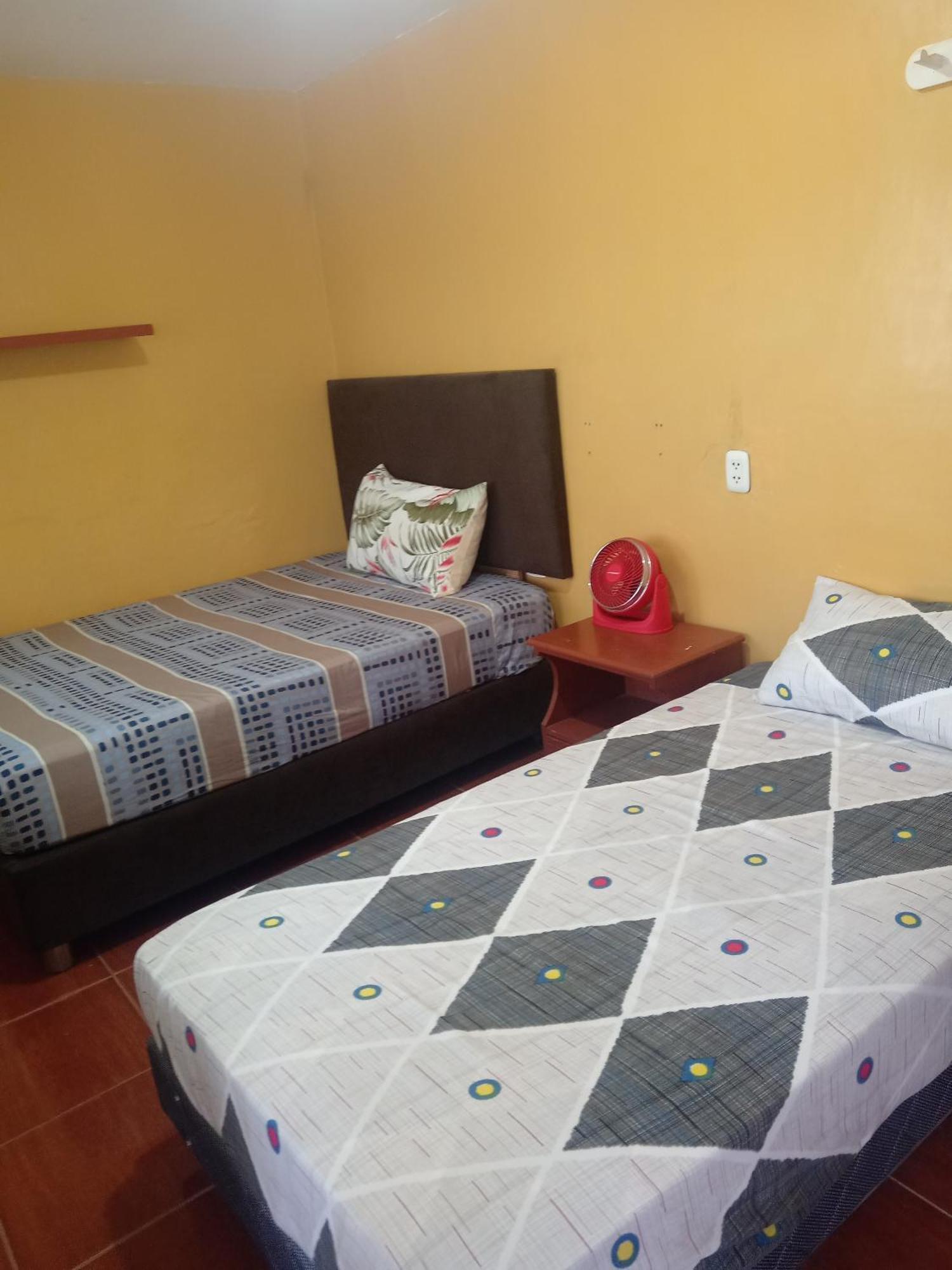 Hospedaje Restaurante El Hombre Puerto Chicama Kültér fotó